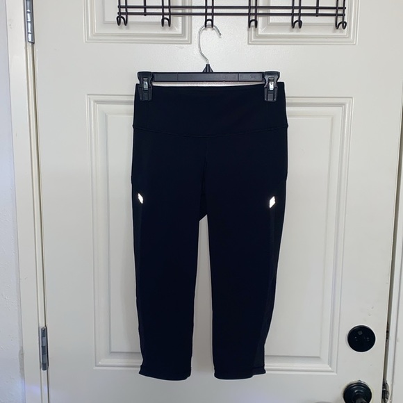 Lululemon Workout Capri’s Size 26 inch waist - Picture 4 of 4